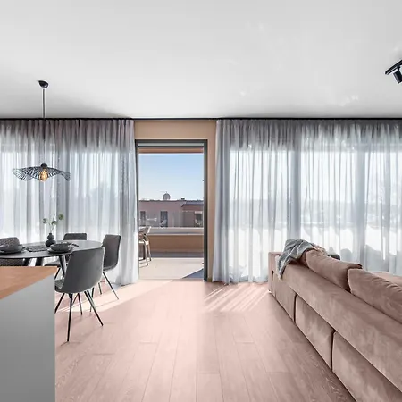Near With Sea View Villa *