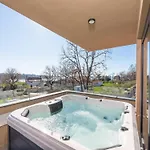 Near With Sea View Villa *