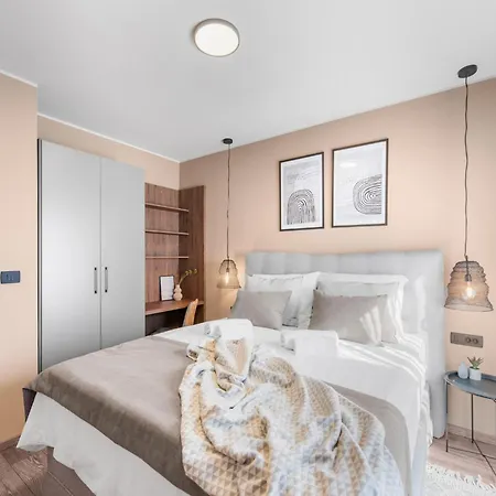 Spacious With Terrace And Bubble Bath Villa