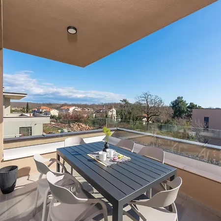 Spacious With Terrace And Bubble Bath Villa *